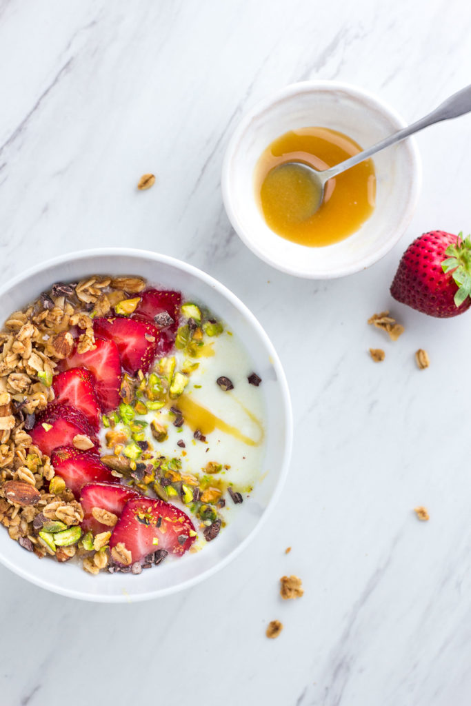 Yogurt bowl with Homemade Vegan Vanilla Granola