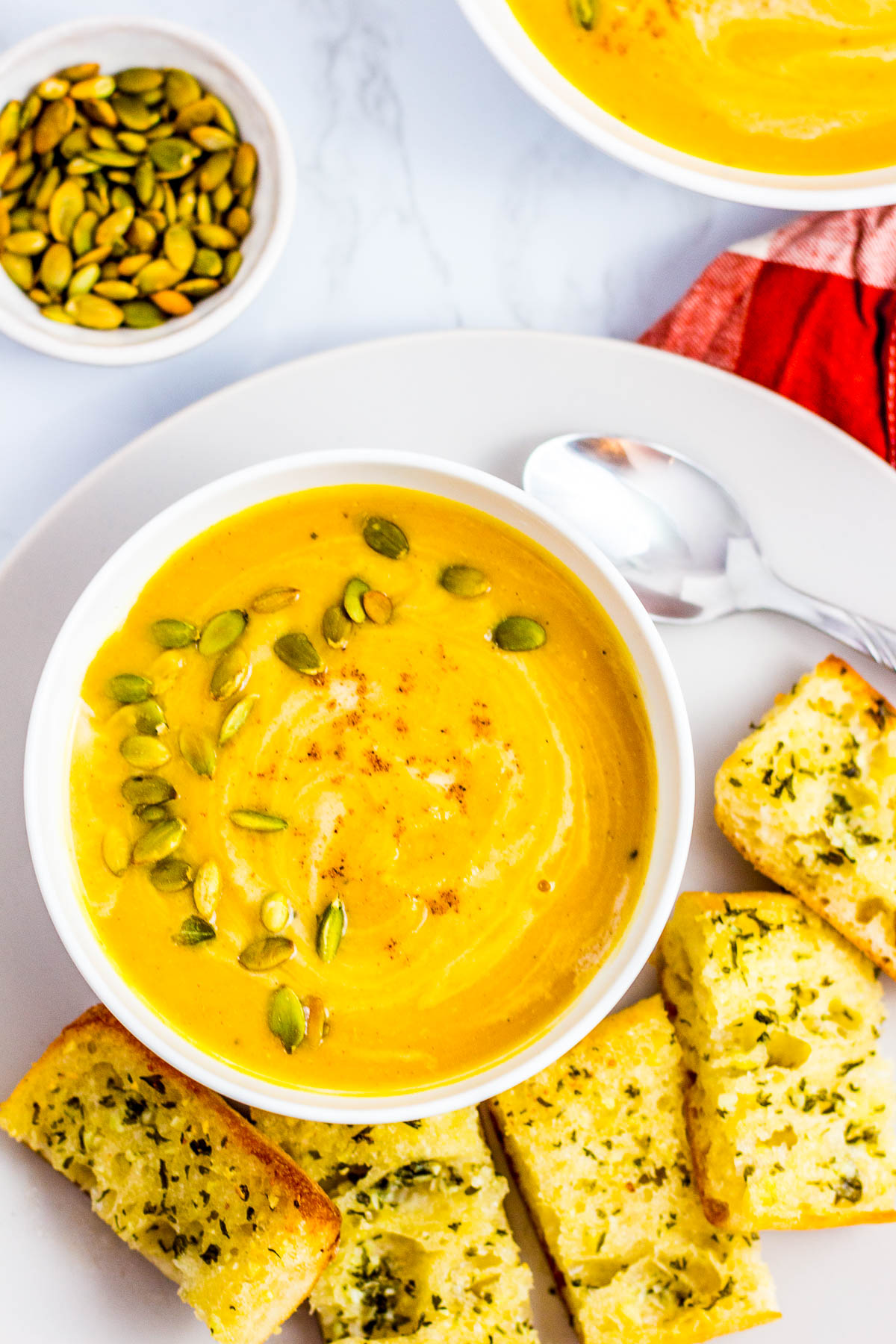 creamy butternut squash soup that's vegan