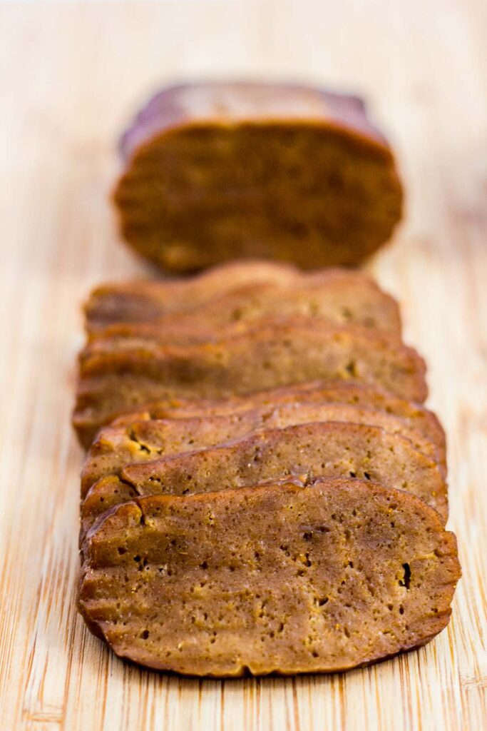 cooked beef flavored seitan, thinly sliced