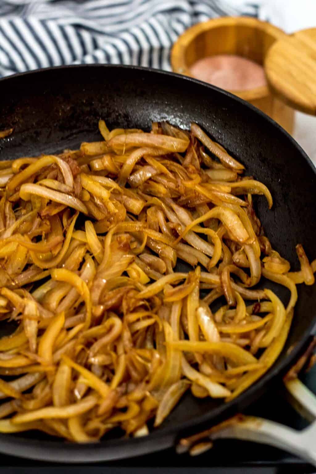 How to quickly caramelize onion (without baking soda) My Eclectic Bites